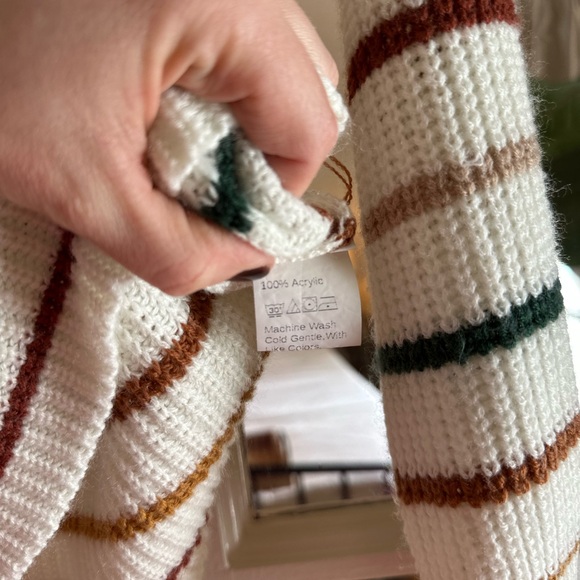 SHEIN White V-Neck Sweater with Multicolor Stripes - Picture 3 of 4